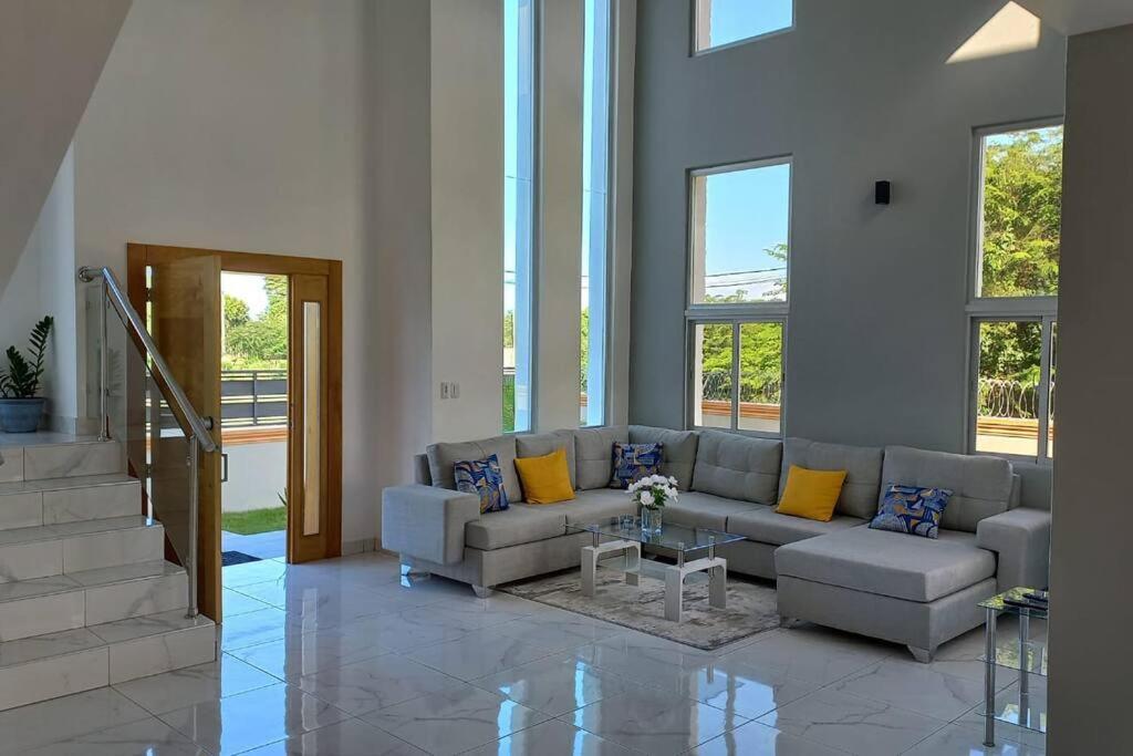 5 Star Villa Minutes From Airport And Beaches Sosúa Exteriör bild